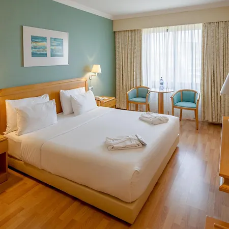 מלון Sana Metropolitan 4*