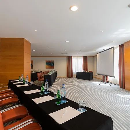 Sana Metropolitan מלון 4*